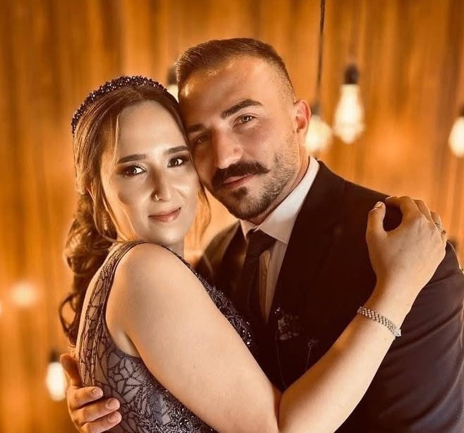 Eskişehir'de ki orman yangınıyla mücadele ederken alevlerin arasında kalarak hayatını kaybeden 10 işçiden biri olan Tolunay Koruman'ın işe yeni başladığı ve henüz bir haftalık evli olduğu öğrenildi.