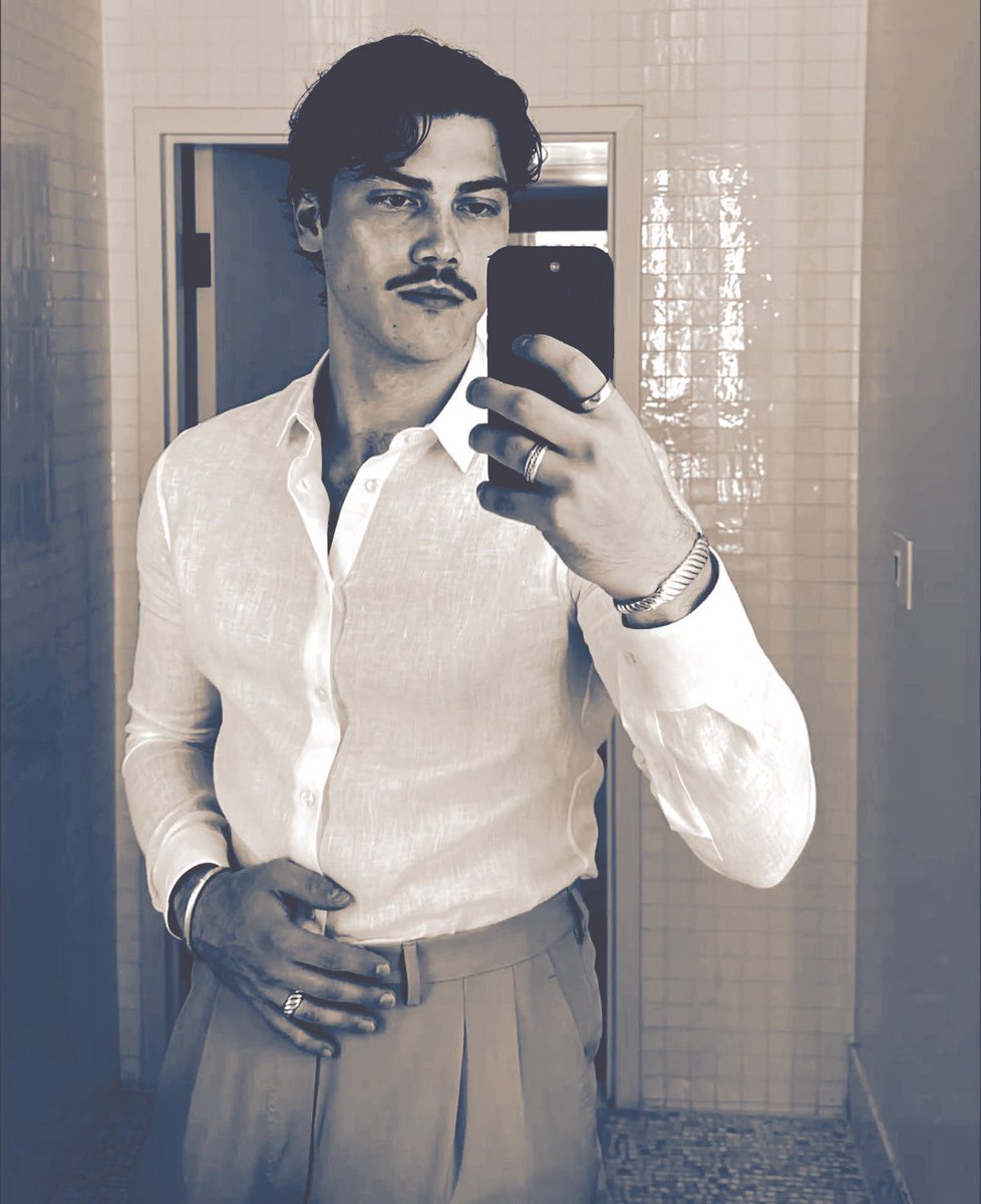 obsidains's tweet image. suited up. ⬆️