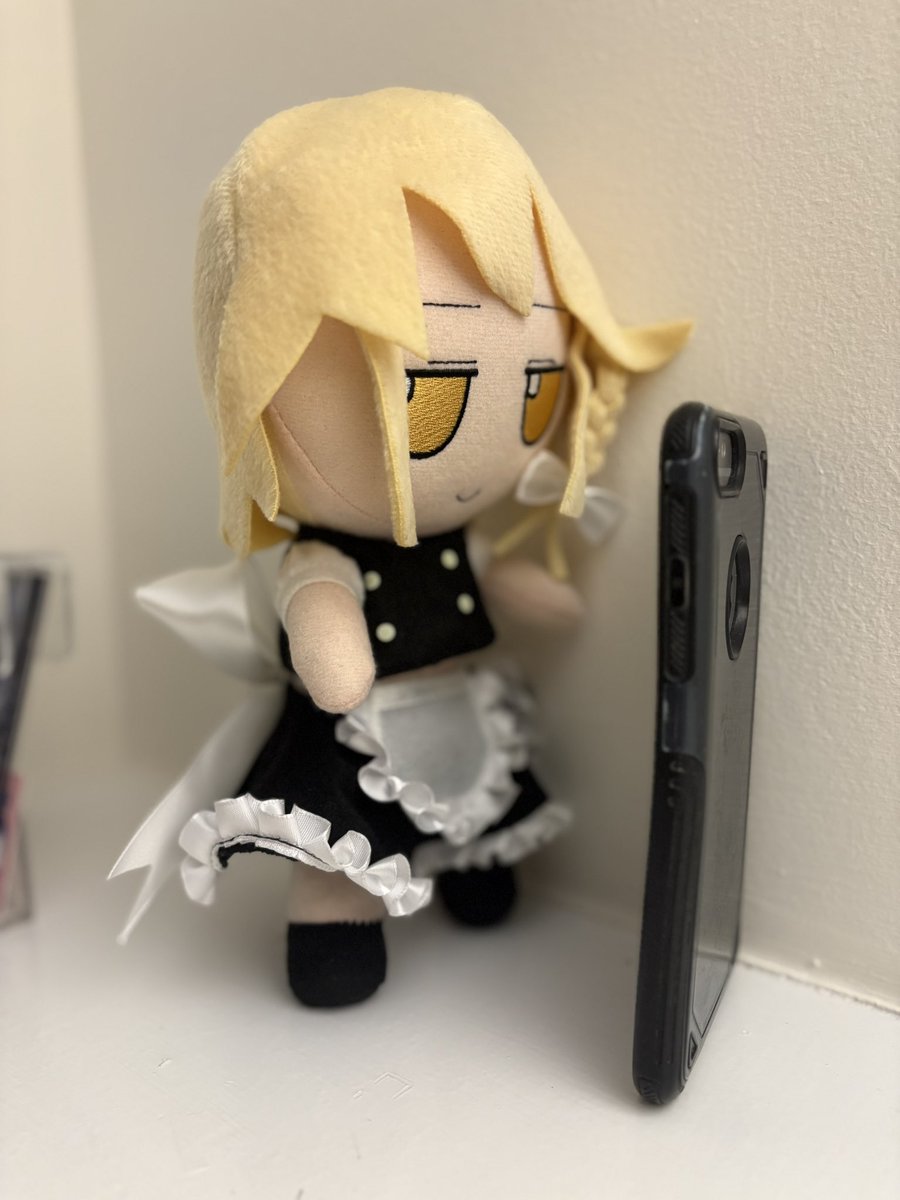 muranaxe's tweet image. what’s marisa looking at???