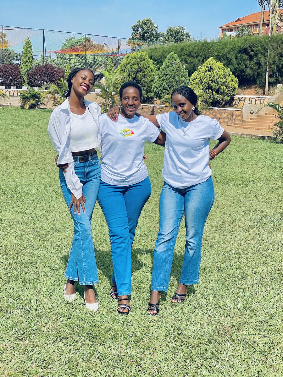 MbabaziFridah's tweet image. I might be small, but being taller than those around me? I love it😀!