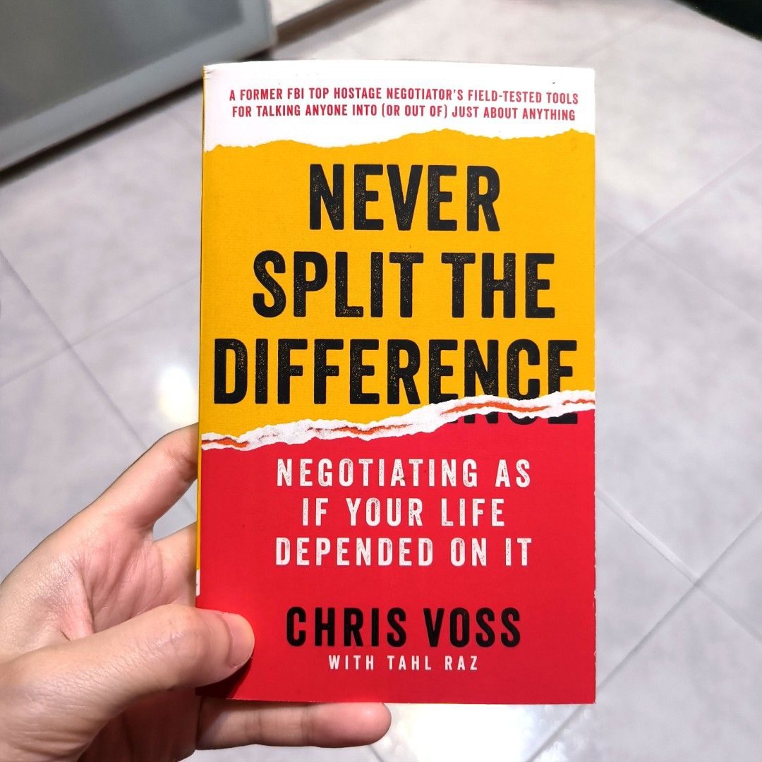 📚Best Books on Improving Communication Skills: 

1.