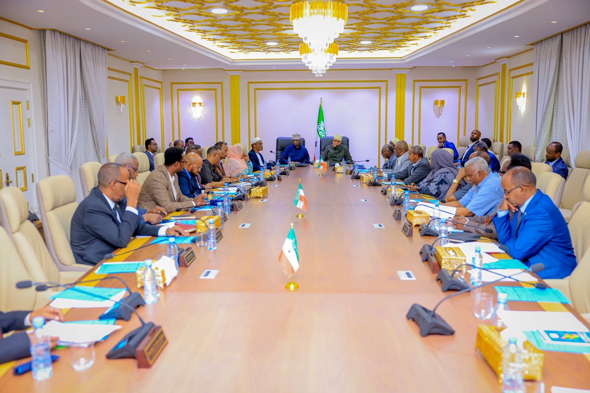 Presidencysl_'s tweet image. Council of Ministers Reviews Key Governance Pillars: Stability, Growth, and Justice
Cabinet Communiqué
Hargeisa - July 23, 2025
The 28th session of the Council of Ministers of the Republic of Somaliland was held today at the Presidential Palace, chaired by His Excellency the…
