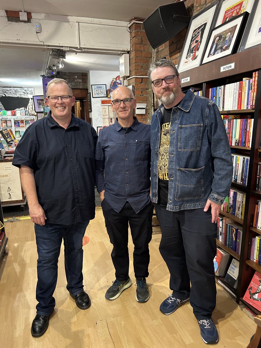 LiamMcIlvanney's tweet image. One of the world’s great bookshops in one of the world’s great cities. Brilliant night in No Alibis with Brian McGilloway, David Torrans and a fantastic crowd of readers. I’ll be back… 📚#TheGoodFather