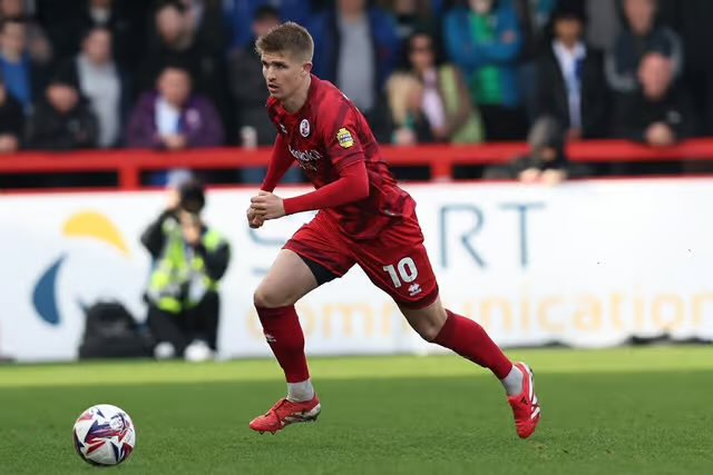 TalkReading's tweet image. Liam Fraser’s career
Toronto FC 🇨🇦 2018–2021
→ Columbus Crew 🇺🇸 2021 (loan)
Deinze 🇧🇪 2022–2023
FC Dallas 🇺🇸 2023–2024
Crawley 🏴 2025
Reading 🏴 2025–
Canada 🇨🇦 2019–
#readingfc