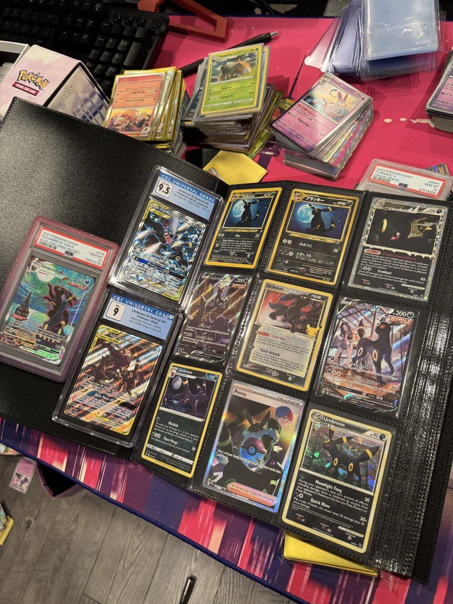 ItsBlarg's tweet image. Trying to collect as many unique Umbreon cards as I can. If any homies have any they wanna sell lmk 🤝