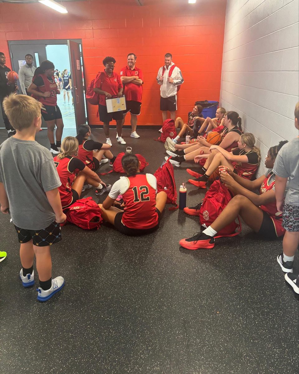 LBerg2029's tweet image. Here are some of my highlights from The Finale in Ohio!  Had such a great time with my team celebrating our 2025 AAU Season!  Can’t wait for the 2026 season which is just around the corner!