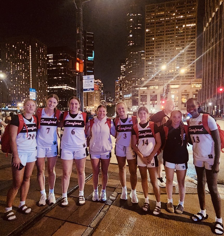 ssahoopsteams's tweet image. 1️⃣6️⃣U White 🗯️ concluded a stellar SZN with their final event in Chicago‼️
These young ladies were a treat to watch… disciplined, tough, and played hard. They competed (and beat) many high quality teams! Watch for them making impacts this ❄️!
#SanfordSports | #StrongerTogether