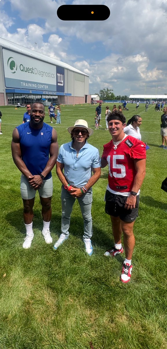 seanstellato's tweet image. Football is back. Let’s go. 🏈
Training camp kickoff with Stellato Sports clients repping Big Blue. Proud to be on this journey with them.
From sidelines to game day, we’re locked in and ready for the season ahead. @tommydevito007 @C_Manhertz @ihmirsm #StellatoSports #Blessed