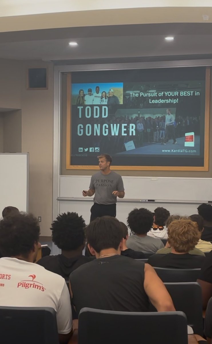 CoachJoeyKing's tweet photo. So thankful for my friend @ToddGongwer and the message he shared with our team today @Carrollton_High #GRATITUDE #HEART https://t.co/0ta2V4JL0S