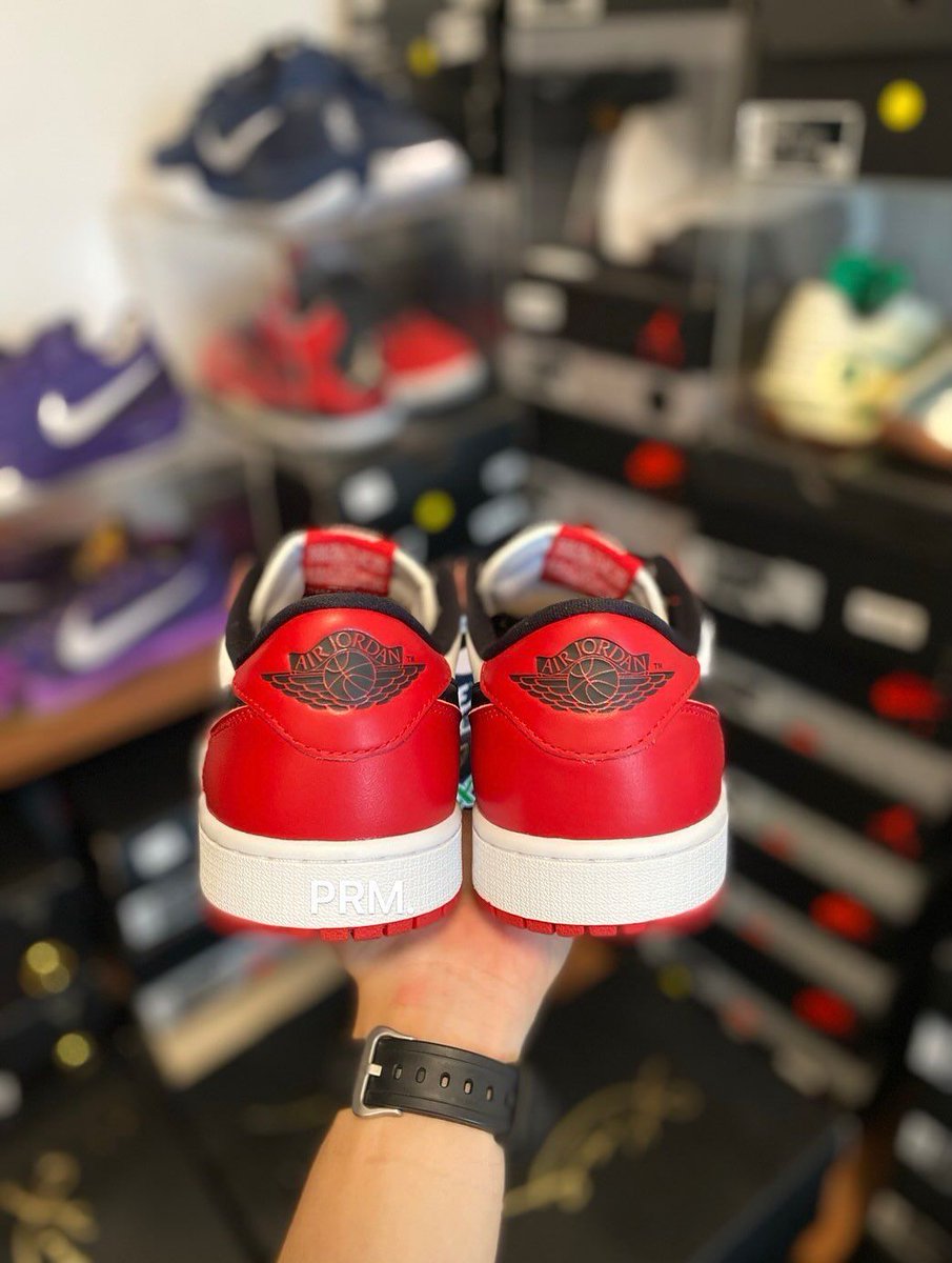 JustFreshKicks's tweet image. Air Jordan 1 Low OG “Chicago” Releases November 15th 🌹 bit.ly/3Z7wQ5G