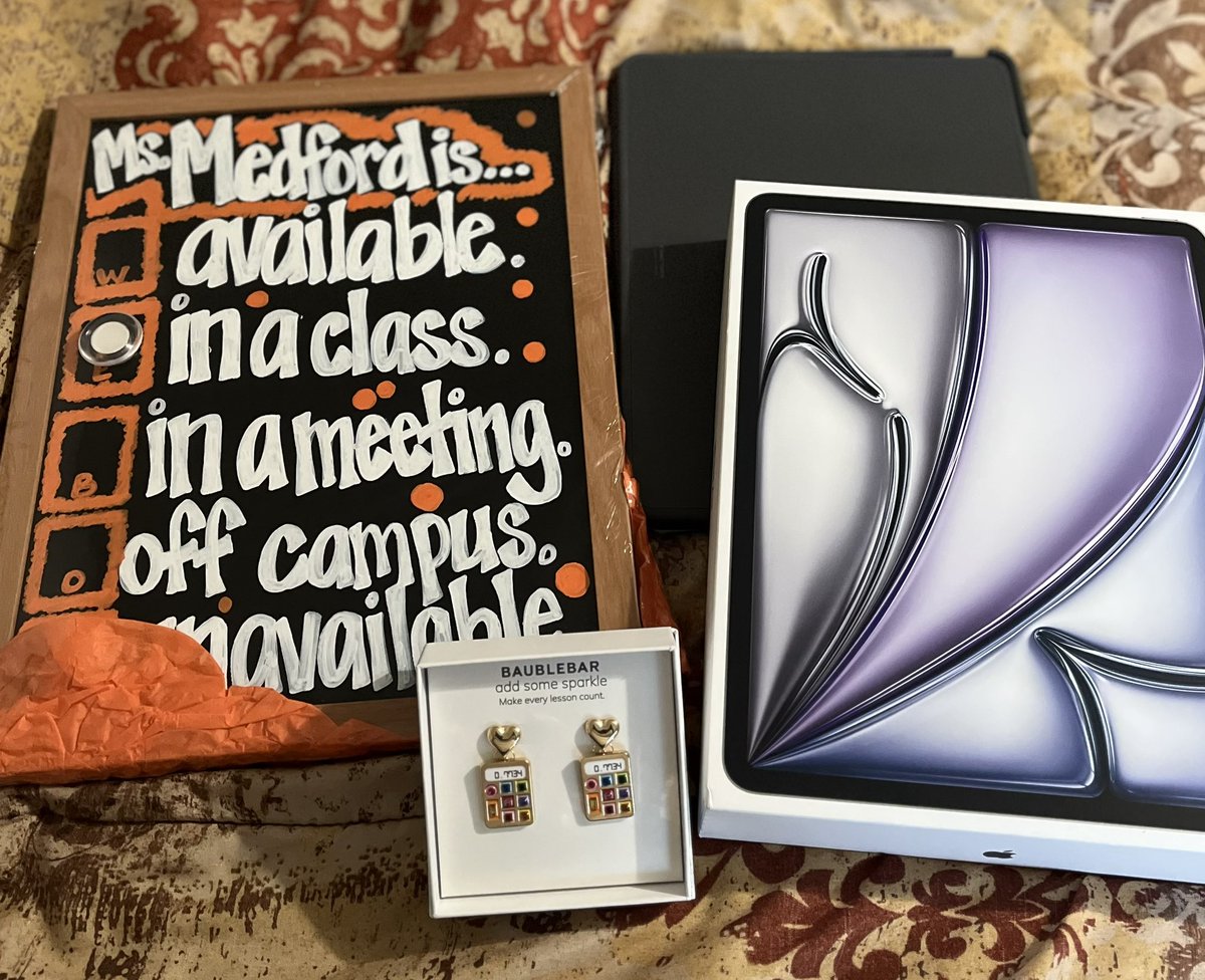 MsMieshaMedford's tweet image. Well family!!! Officially back for the 2025-2026 school year 🤗 Excited to begin my first year as a 7th grade Assistant Principal 🥰 Stay tuned—this journey is about to be amazing! 💫📚 #NewBeginnings #AssistantPrincipal #MiddleSchoolMatters