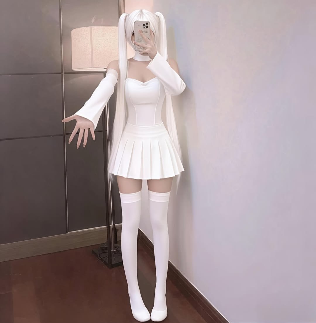 yikouyoutao's suggestive pose