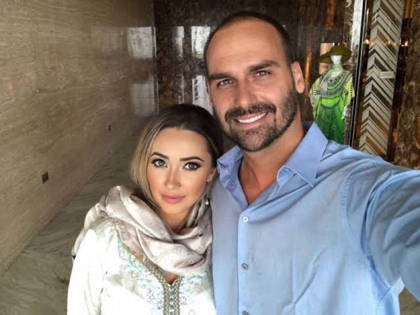 eduardomenoni's tweet image. 🚨| URGENTE: Eduardo Bolsonaro dice que el Tribunal Supremo de Justicia bloqueó las cuentas de su esposa. “Habría intentado hacer movimientos bancarios y se le advirtió que había una orden de bloqueo.” 🇧🇷 La tiranía de Lula está atropellando a Bolsonaro y su familia con todo.