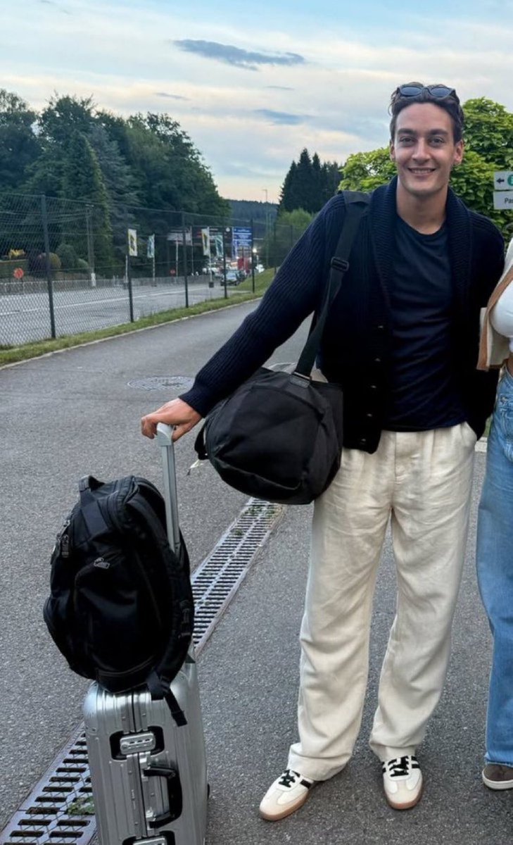 NorthPoleF1's tweet image. 🚨 | 📸 George Russell spotted in Spa!
Max #Verstappen should be top priority however @GeorgeRussell63 has earned that seat with Mercedes. #Mercedes fans shouldn’t feel bummed out ⭐️