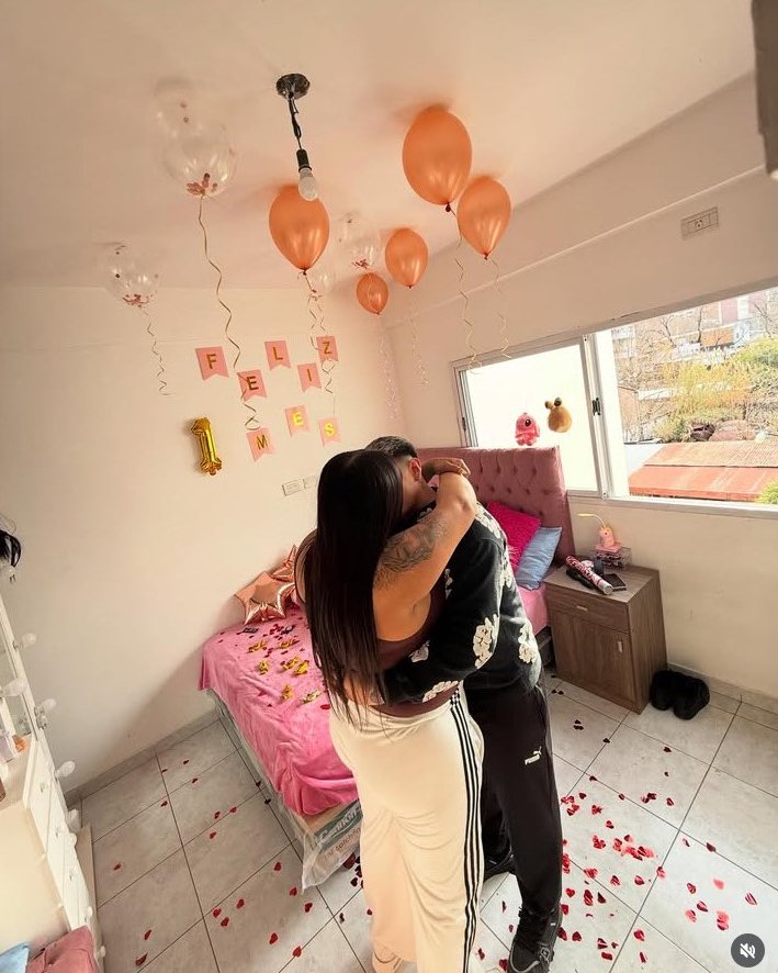 RealTimeRating's tweet image. La Coqueta festejó su primer mes de noviazgo con su pareja.