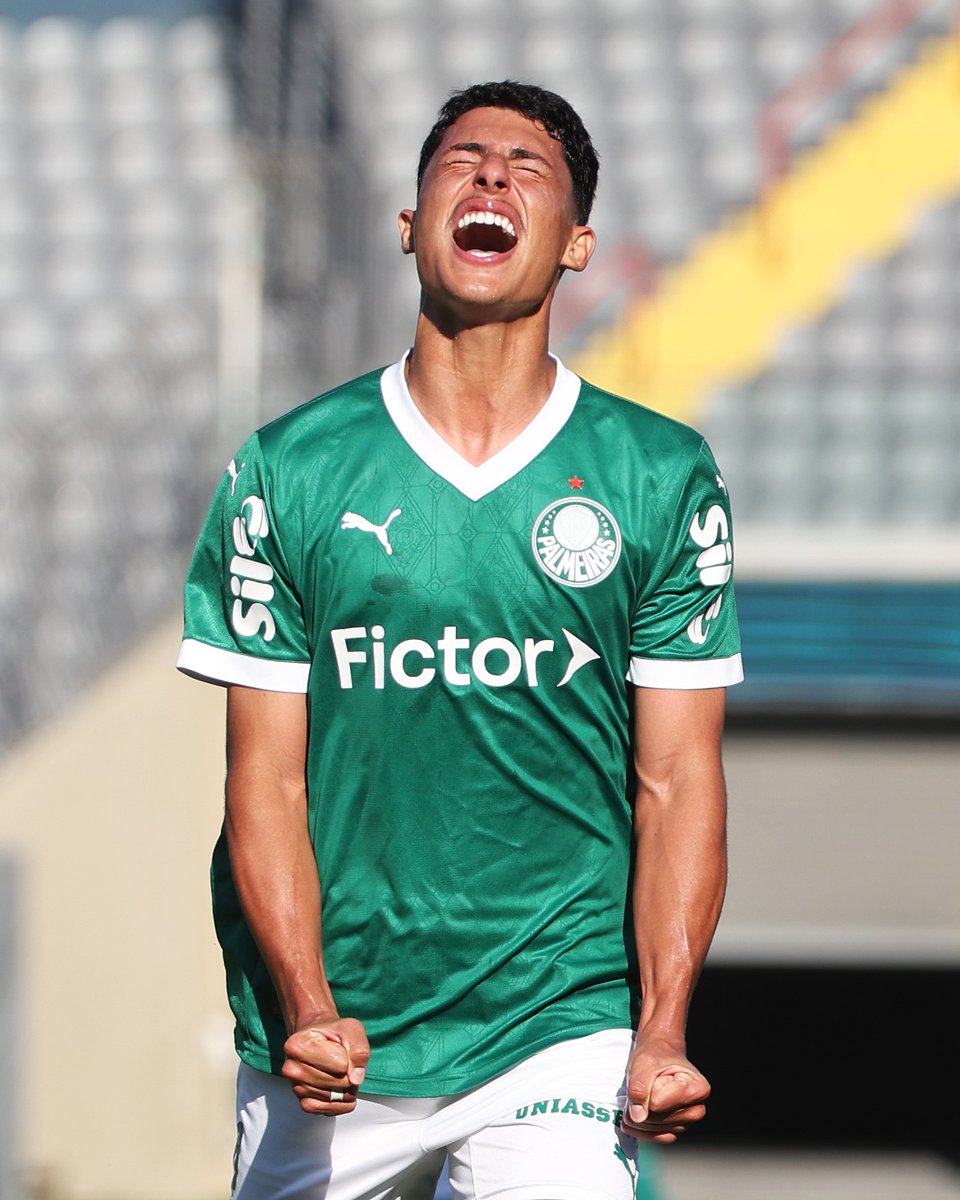Palmeiras's tweet image. Vitória das Crias! 🟢⚪
A molecada Sub-20 superou o Fluminense por 3 a 2 pela última rodada da primeira fase do Brasileiro. Saiba mais em nosso site ➤ tinyurl.com/3u5f8pj6