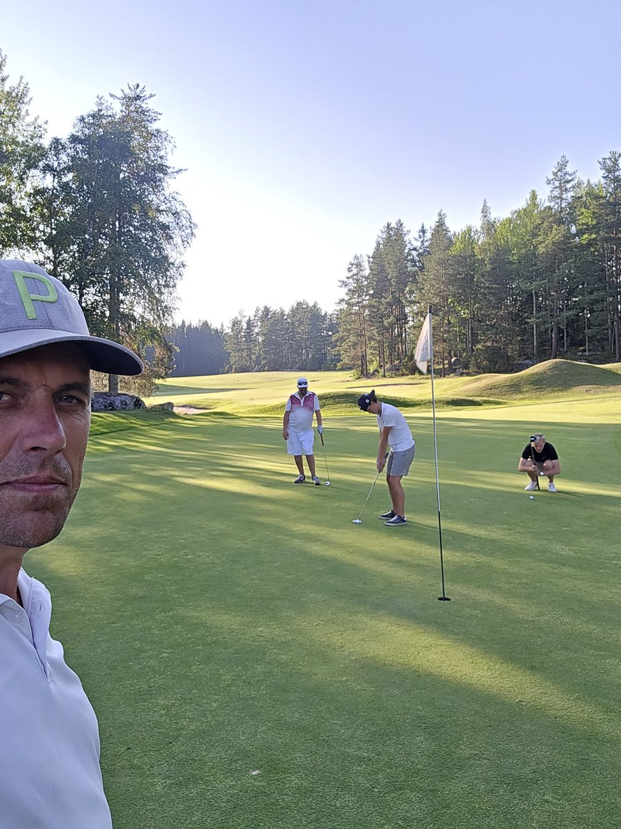 Spelade Bollnäs GK idag. 31 grader och vindstilla. 2 miljoner broms. Alla bandyspelare jag träffade sa att de vill spela i Mölndal nästa säsong när jag berättade att det är bromsfritt på Hills GK.