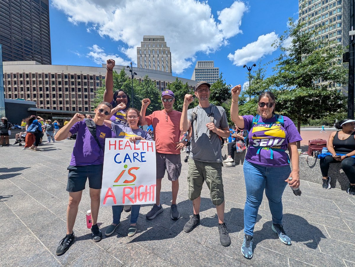 SEIU509's tweet image. ✊💜 Team 509 is proud to raise our voices for disability justice on the 35th anniversary of the Americans with Disabilities Act! The fight continues for a more accessible future for all.