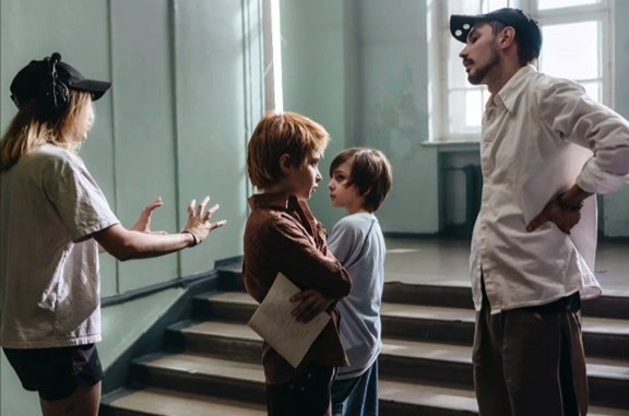 lovernofriend's tweet image. #мгс #майоргромсериал
Микросероволки с режиссёром Соберсашей 🥺