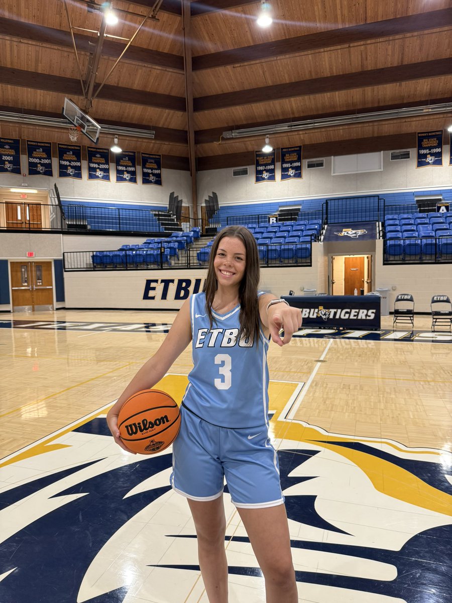 avery_jespersen's tweet photo. OFFICIAL VISIT!! @ETBU_WBSK 
Thank you Coach Arbogast and Coach Garrett!! @Blake_Arbogast https://t.co/bZdzimJPbB