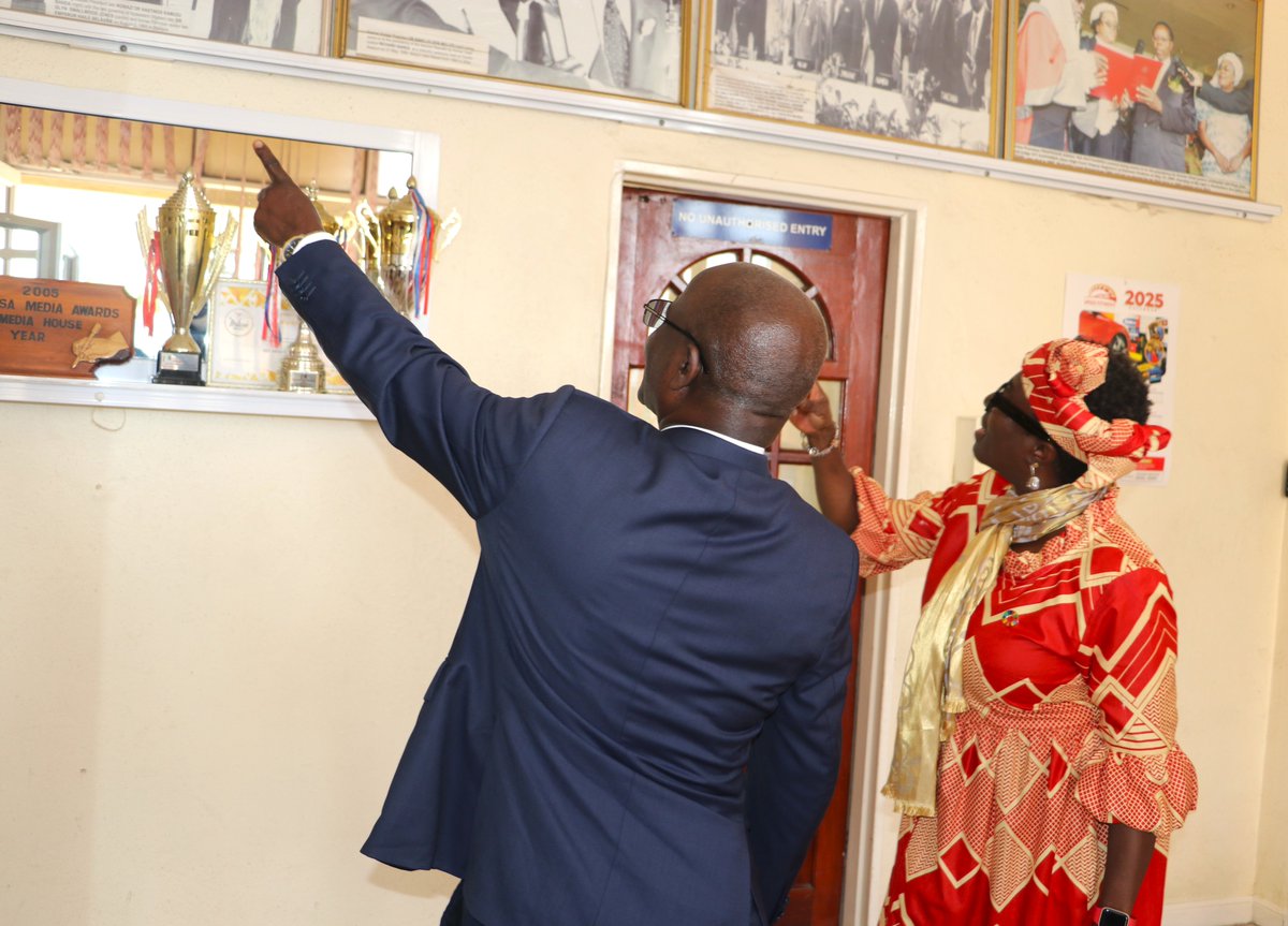 UNMalawi's tweet image. A vibrant, responsible press is central to democracy. The UNRC @beckyadda engaged with @Times360Malawi MD Leonard Chikadya to explore the role of media in fostering peaceful, inclusive & informed participation in democratic processes.
#UNMalawi #SDG16