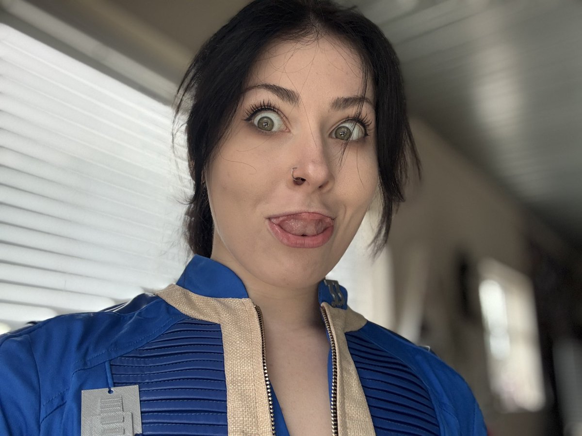 jaelalaray's tweet image. Leave the vault and start questioning your entire life and your dad twin trust