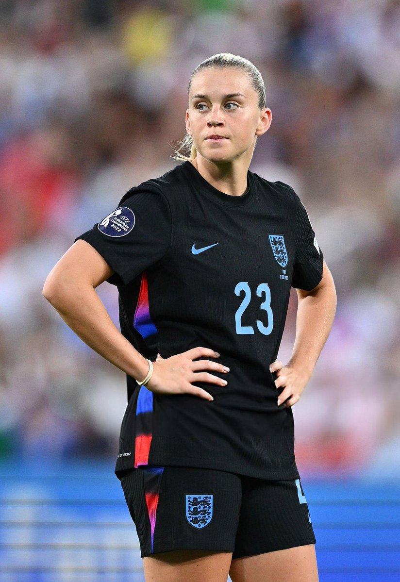 Mariano73178345's tweet image. How beautiful that away kit looks on Alessia Russo 🤌🤩😌🤗🔥🖤🏴
