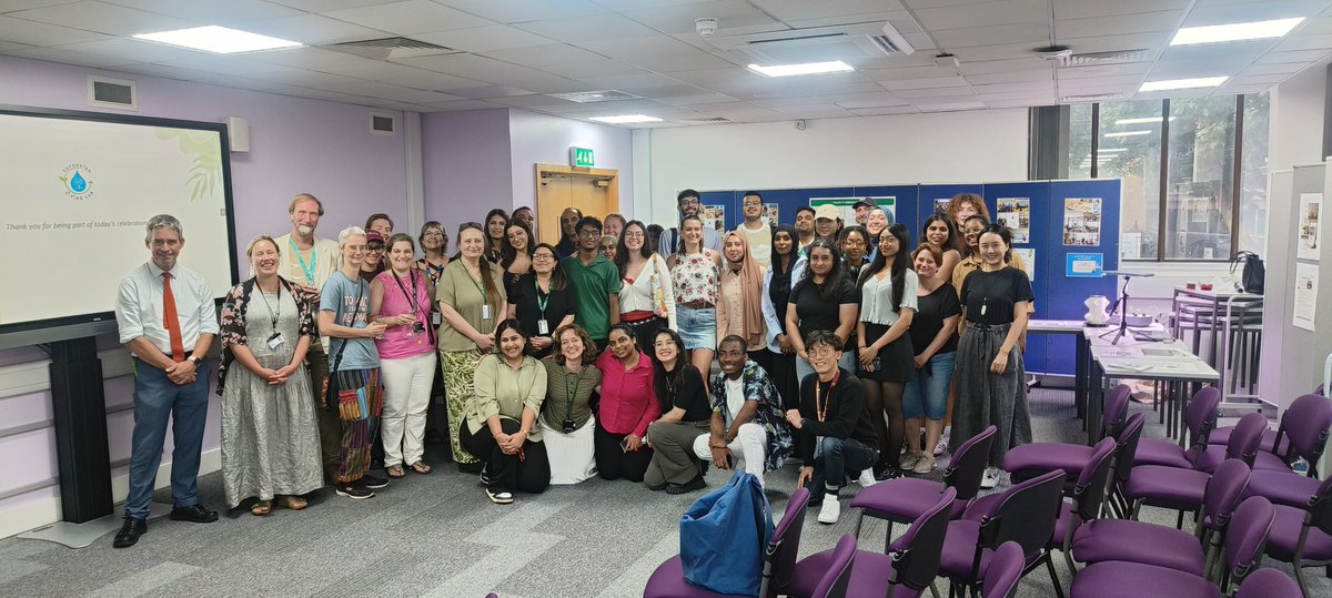 🌱 A powerful evening at the Cavendish Living Lab Celebration!
From student-led sustainability showcases to moments of recognition—thank you to all who made it unforgettable 💚

#CavendishLivingLab #SustainabilityInAction #StudentInnovation #GreenerFuture