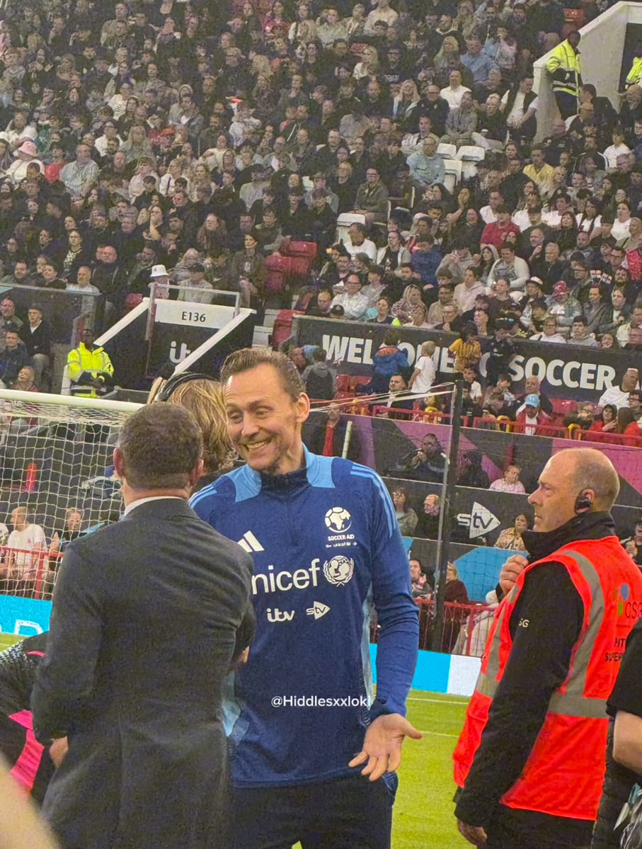 Hiddlesxxloki's tweet image. Since we’re low on Tom Hiddleston content here is 2 pictures from Soccer aid…yes I’m still gate keeping a few 🫣