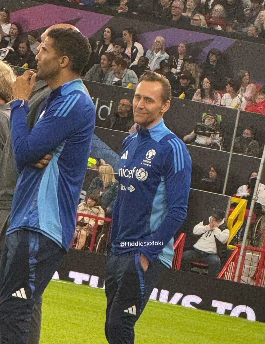 Hiddlesxxloki's tweet image. Since we’re low on Tom Hiddleston content here is 2 pictures from Soccer aid…yes I’m still gate keeping a few 🫣