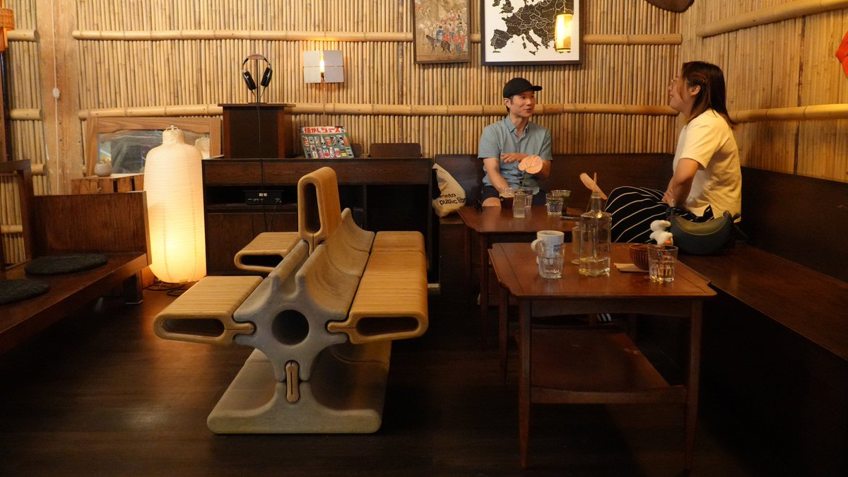 dezeen's tweet image. Designers host concrete "pour party" to involve public in furniture-making process:
dezeen.com/2025/07/22/cas…