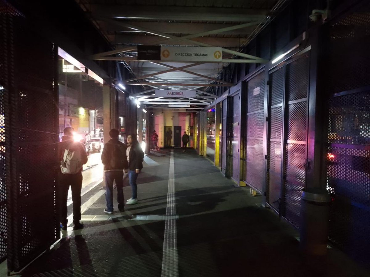 SEMOV_Edomex's tweet image. 📄#ComunicadoDePrensa

¡Mexibús 100% iluminado! Más de 600 luminarias nuevas refuerzan la seguridad y dignidad del transporte público en el Valle de México.

Más información: 👇🏼