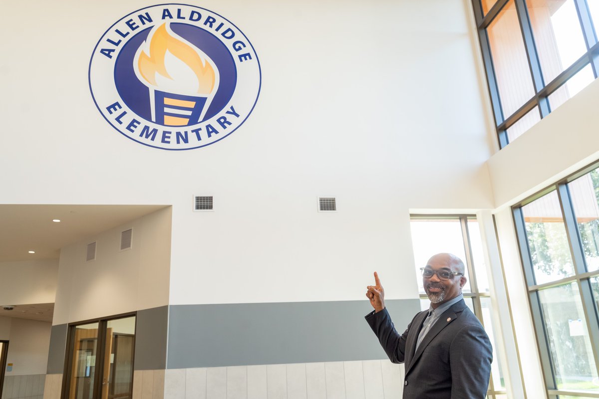 FortBendISD's tweet image. This week, Superintendent Dr. Marc Smith, the FBISD Board of Trustees and members of the executive team visited Aldridge Elementary, one of three new campuses set to open for the 2025–26 school year.
Named in honor of the late Coach Allen Aldridge Jr., former NFL player and Bush…