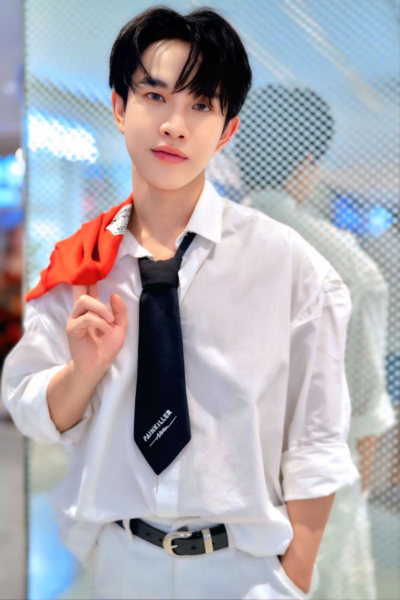 3KokBrasil's tweet image. Quem disse VESTIDO? Qual ADM vocês acham que escolheu essas fotos para hoje?
🫢👔
Who said DRESS? Which ADM do you think chose these photos for today?
@3kok_KL

#ก๊กเป็นก้อน
#เจ้าก้อนของก๊ก
#3_kok
#JaokonKongKok
#kokitos
#kokangsanan