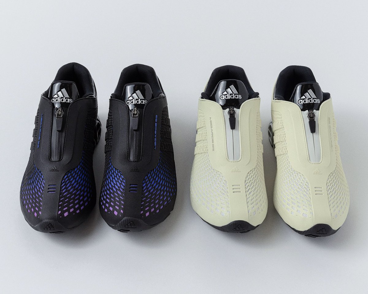 nicekicks's tweet image. Packer drops an adidas Megaride S2 pack with new “Cobalt Blue” and “Ivory” colorways 🥶👀