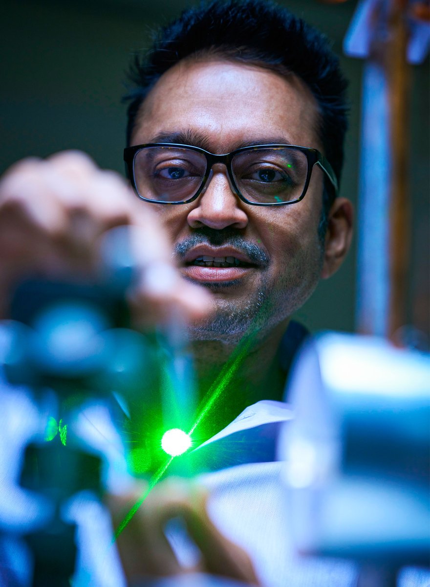 The experiments that the AI software designed “were nothing that a human being would make, because it had no sense of symmetry, beauty, anything. It was just a mess,” said physicist Rana Adhikari. But the design was clearly effective.
quantamagazine.org/ai-comes-up-wi…