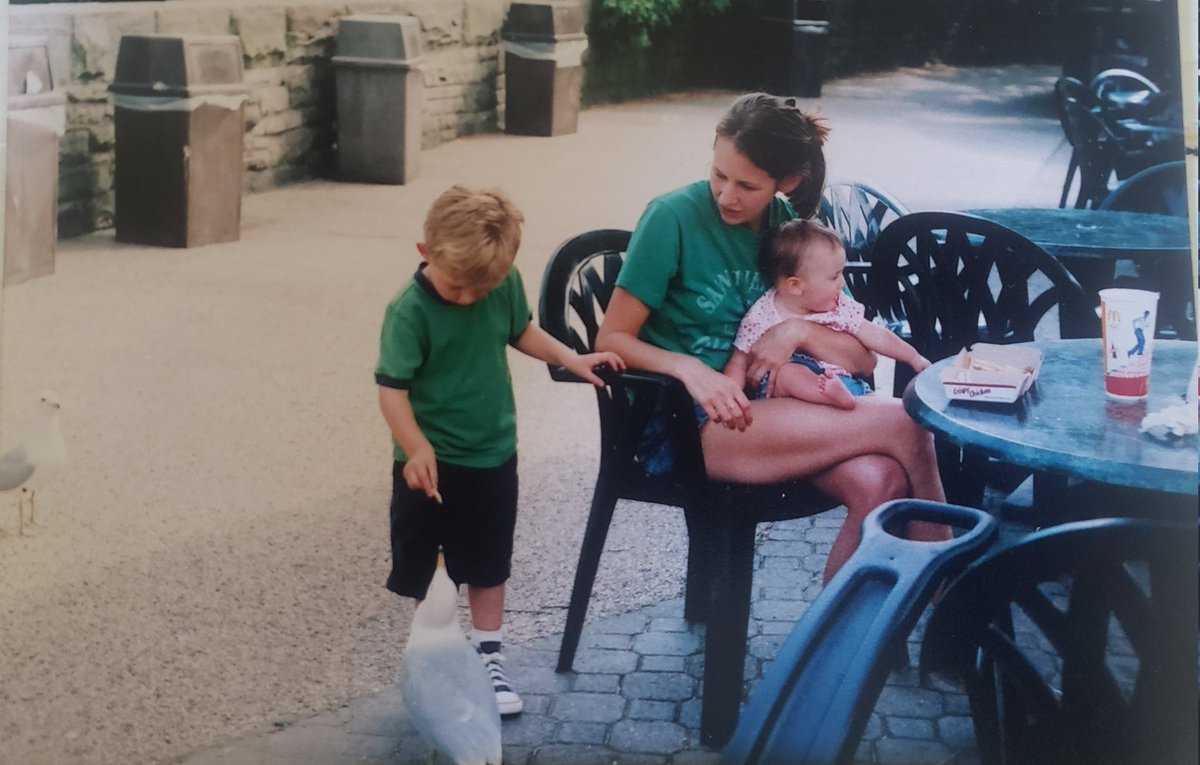HeroUrsula's tweet image. The days are long but the years are short. Cherish every moment with your children. 馃 This was 21 years ago now.