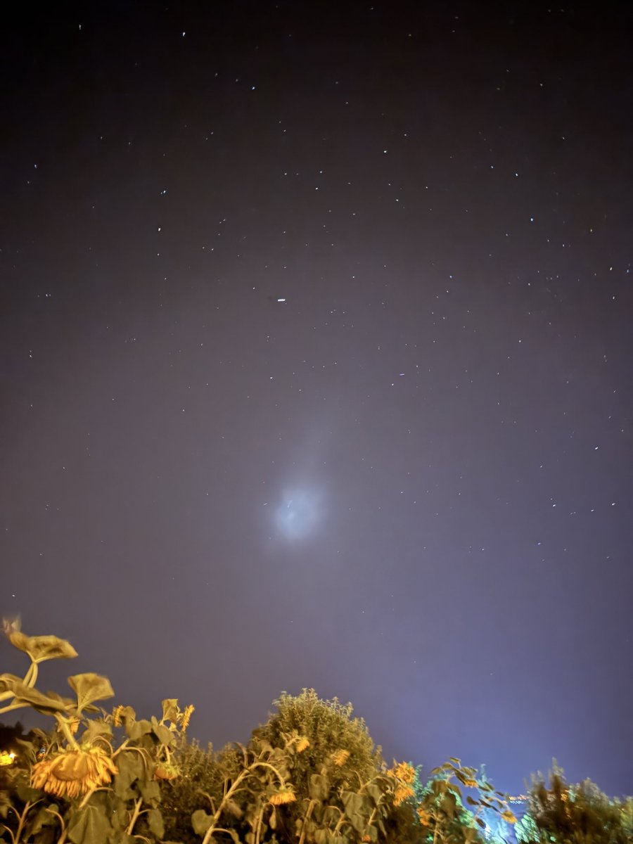 Gökyüzündeki bu görünen nedir ? #gökyüzü