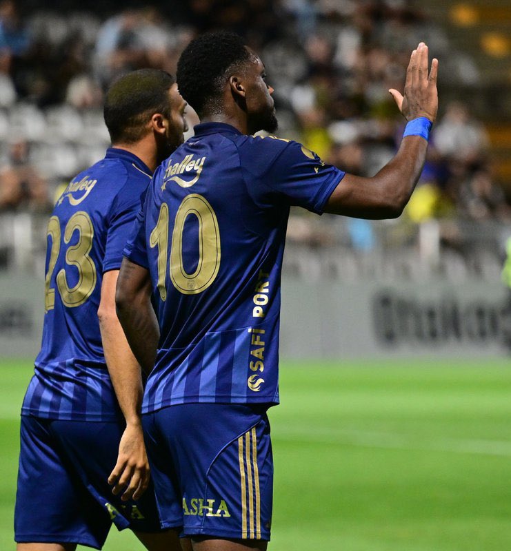 bt3's tweet image. بداية مثالية..
جون دوران لعب أول مباراة ودية له بقميص فنربخشة ضد الاتحاد اليوم
دخل كبديل مع بداية الشوط الثاني وسجل هدفين مباشرة