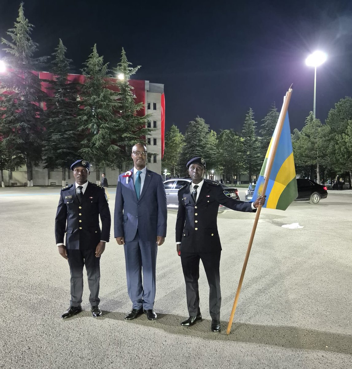Two Rwandans, IP Vedaste NSABIMANA and IP Gaston GATSINZI were among the police officers who graduated this Wednesday evening at the Turkish Police Academy. H.E Ambassador Kayonga joined the officers to congratulate them