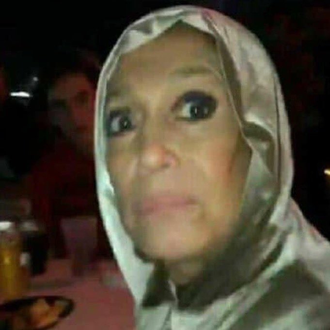 Ricarrdocamargo's tweet image. Eu viralizei com alguns tweets ultimamente e minha DM travou com gente oferecendo pra fazer publi. Tá vendo essas contas de mulheres gostosas? São todos homens gostosos kkkk eu só fechei publi com grupos do telegram que tinha no mínimo vídeo de rola pq só racha não dá
