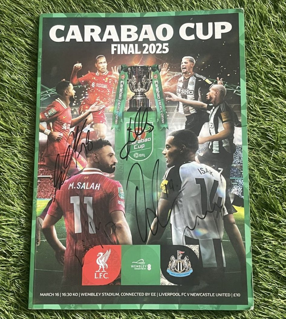 _ROMemorabilia_'s tweet image. Multi signed Newcastle United Carabao Cup Winners shirt and Final Programmes with Certificate of Authenticity ✍️ #NUFC
Shirt signed by Joelinton, Longstaff, Dubravka, Krafth
Shirts can be framed with any 2 photos of your choice and name plaque 🖼️