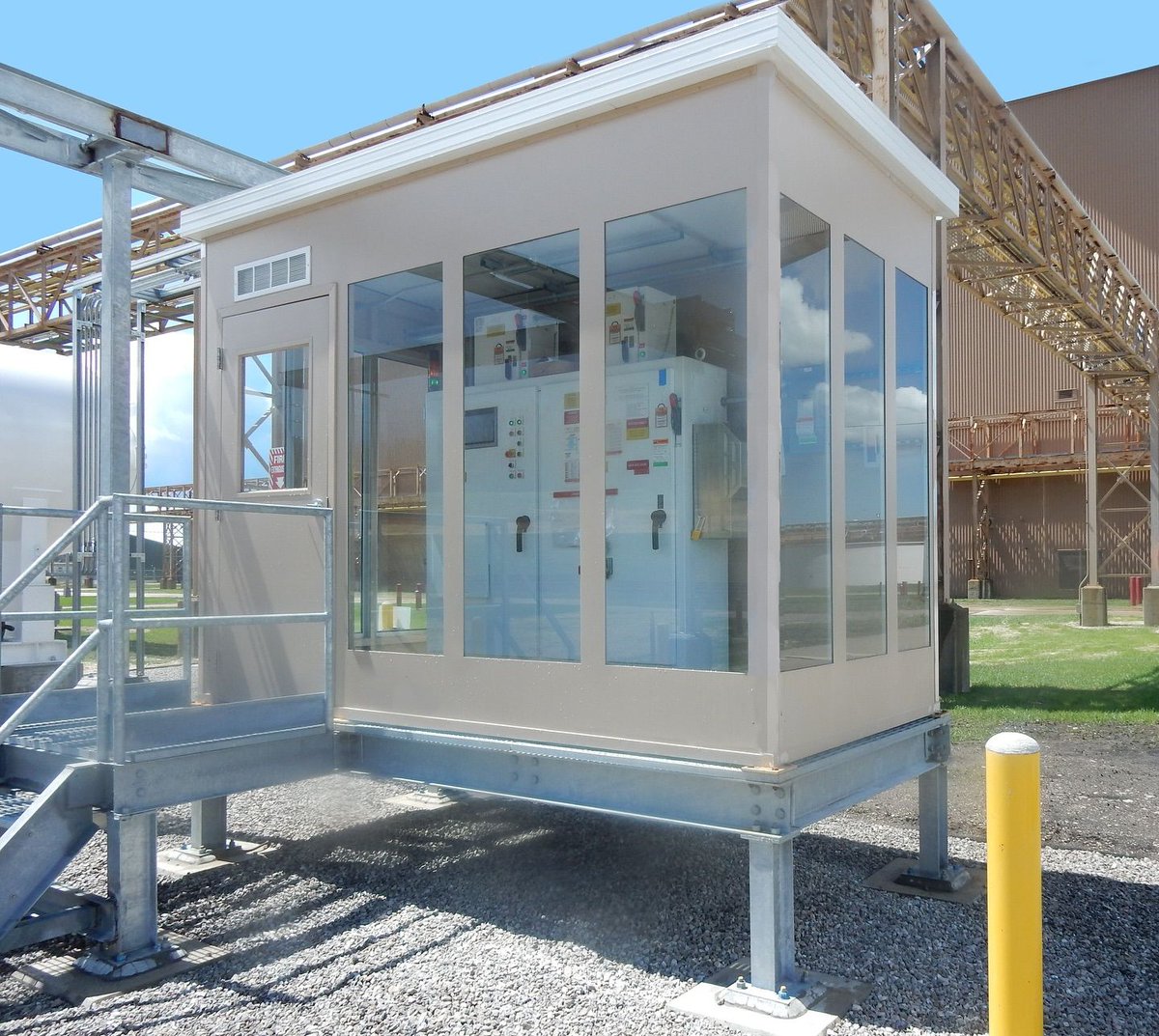 Whether you need to store sensitive machinery, pumps, controls, or require storage, our enclosures can be tailored to meet specific temperature, noise, humidity, and ballistic requirements.
panelbuilt.com/products/equip…