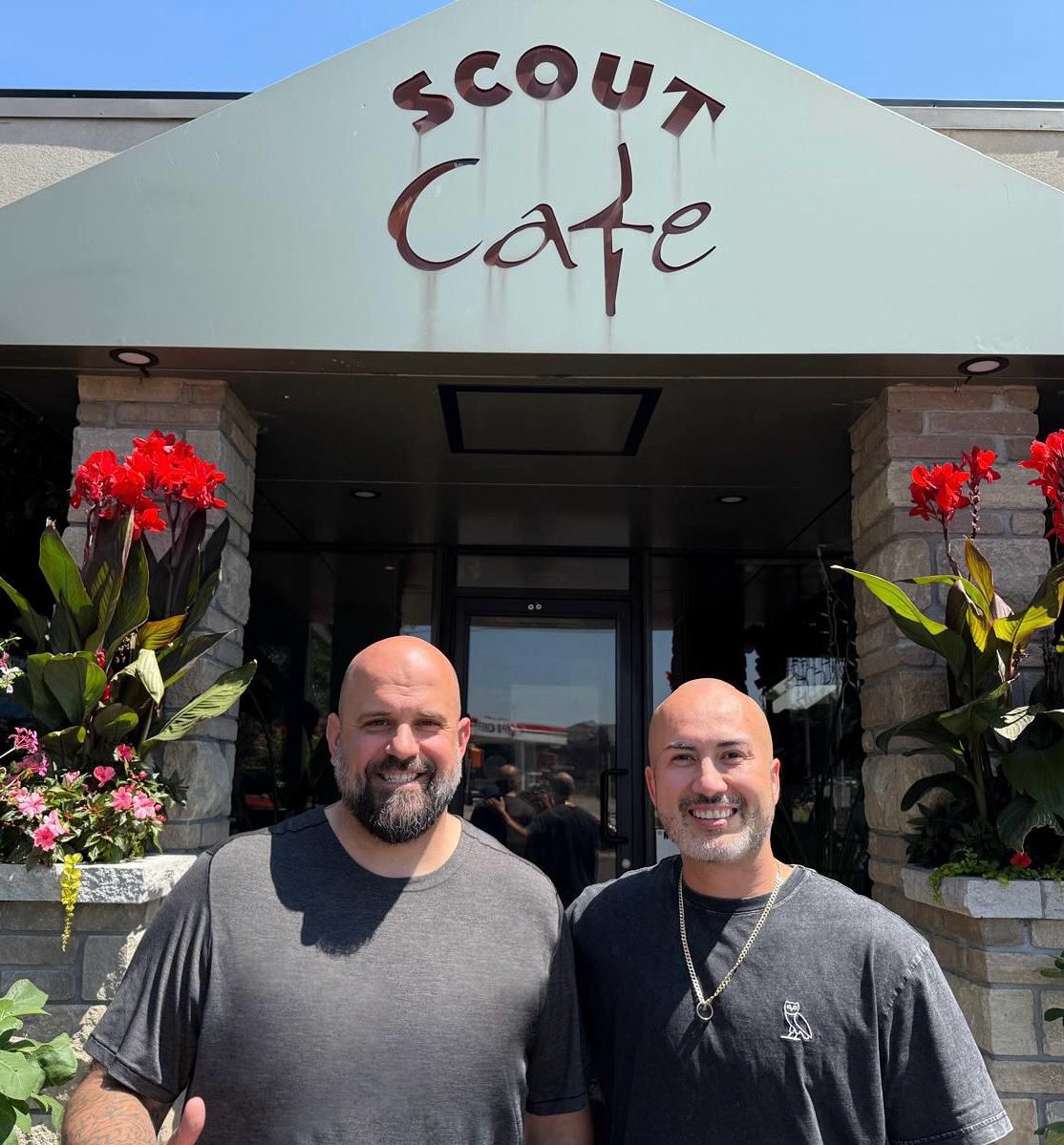 NedKurucMP's tweet image. Great to sit down with a proud Canadian like @mario4thenorth , a successful entrepreneur and social media powerhouse.
We had a great lunch talking about our love for Canada, the future of this country, and what needs to be done to make the economy work for everyday Canadians and…
