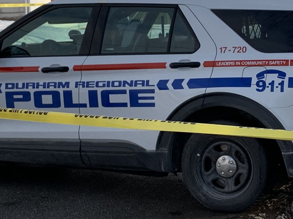 TheTorontoSun's tweet image. Man arrested after allegedly barricading himself in Whitby home torontosun.com/news/local-new…
