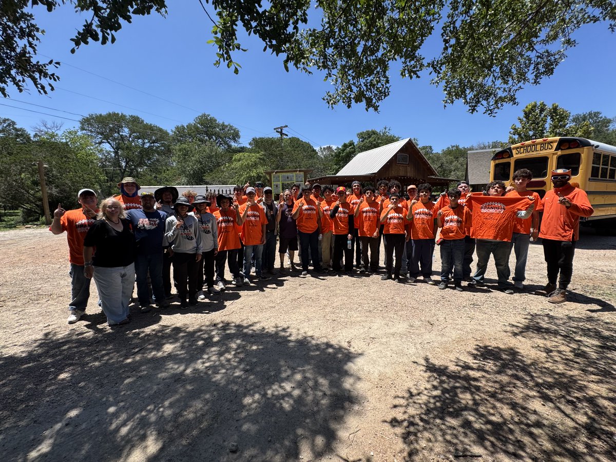 NISDBrandeis's tweet image. This week wasn’t about textbooks or tests—it was about real lives, real stories, and the strength of coming together. Today 29 Bronco Athletes volunteered cleaning up in Ingram, Texas.
#RepTheB #BTheBrand #BeyondTheGame
@danaperry73 @Coach_KLewis @NISD @NISDAthletics