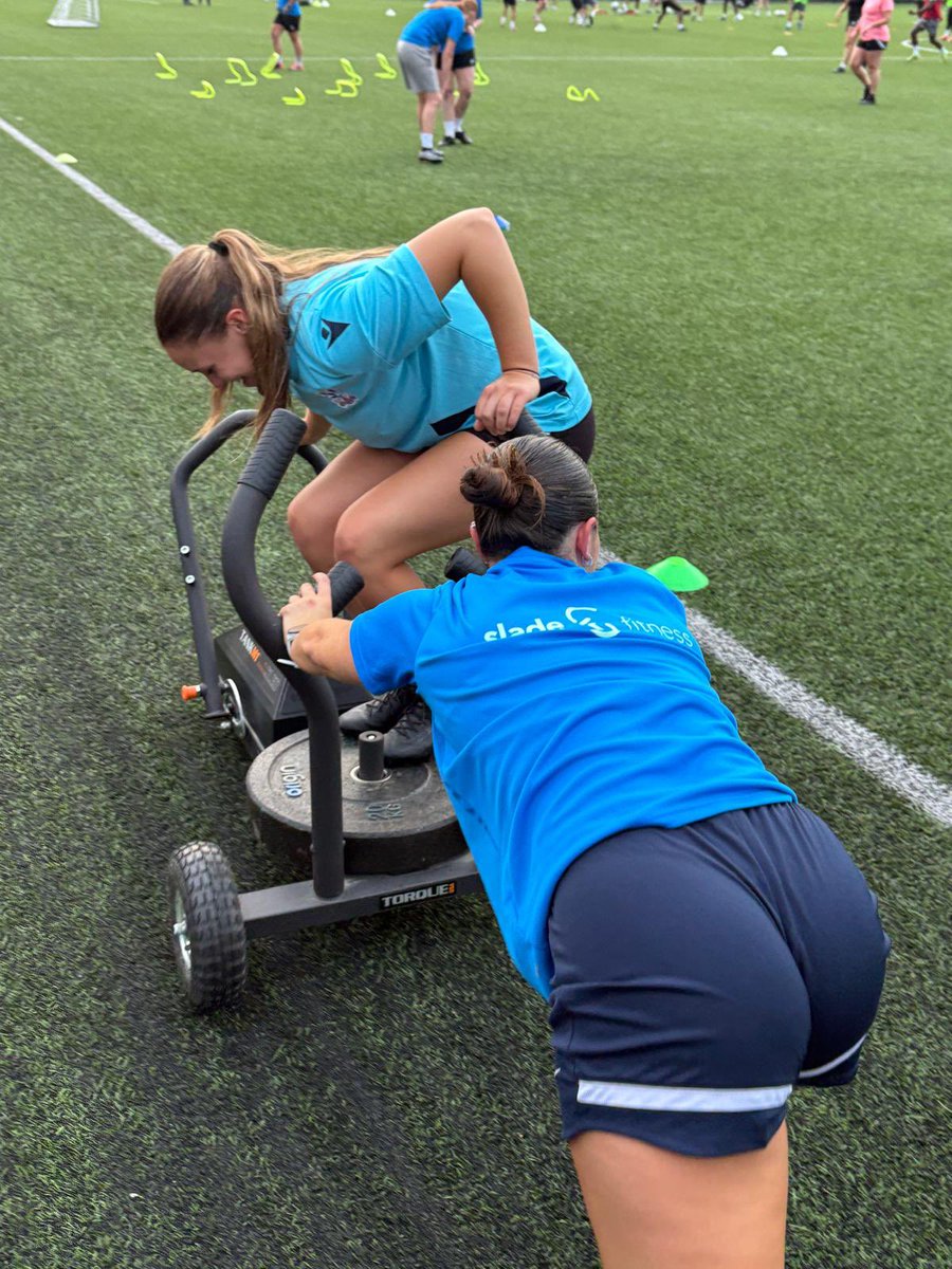 STFCWomen's tweet image. Strength, conditioning and football tonight for the First Team ⚽️
Working hard in preparation for the start of the season!
Thanks to Slade Fitness for taking our session!
@SevenoaksTownFC