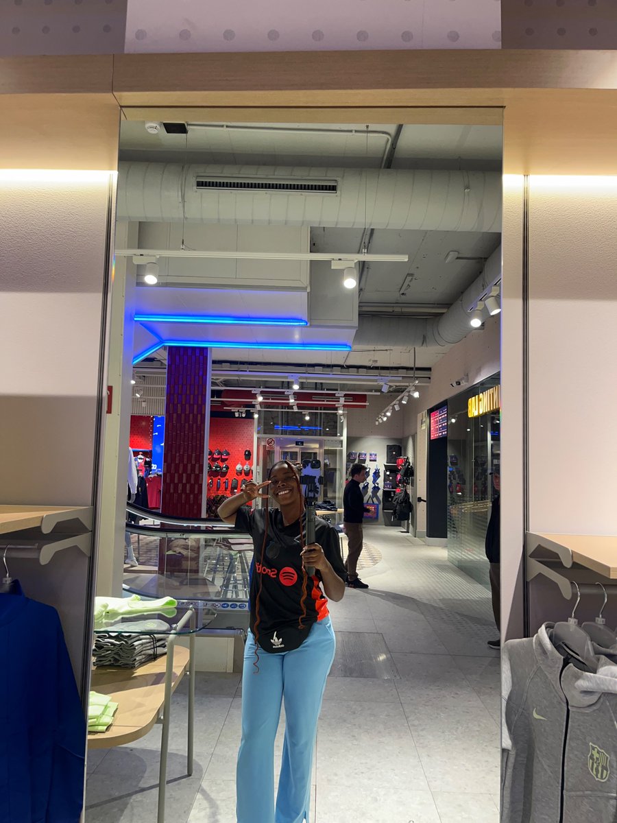 I’m a Ghanaian and I love Barcelona too🥹