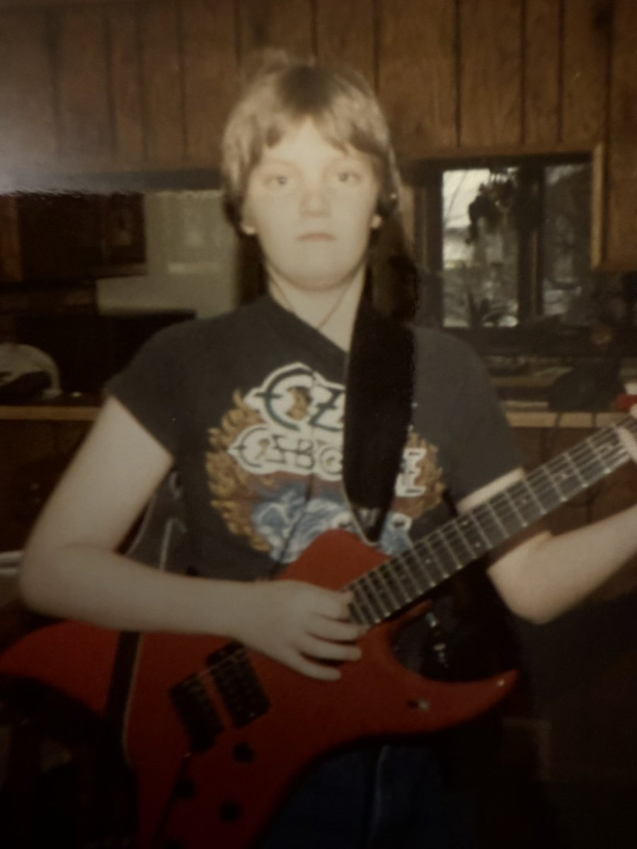 joelhoekstra13's tweet image. I didn’t post about Ozzy yesterday simply because I’m not comfortable getting clicks/likes over someone’s death.  

More importantly, I never personally knew, played for, auditioned for, or even met Ozzy.

I do/did however love Ozzy/Sabbath, particularly as a kid.  Those songs…