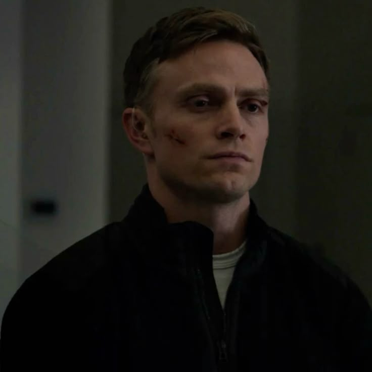 PaulTassi's tweet image. just watched Untamed on Netflix where he was somehow also Bullseye which was very funny